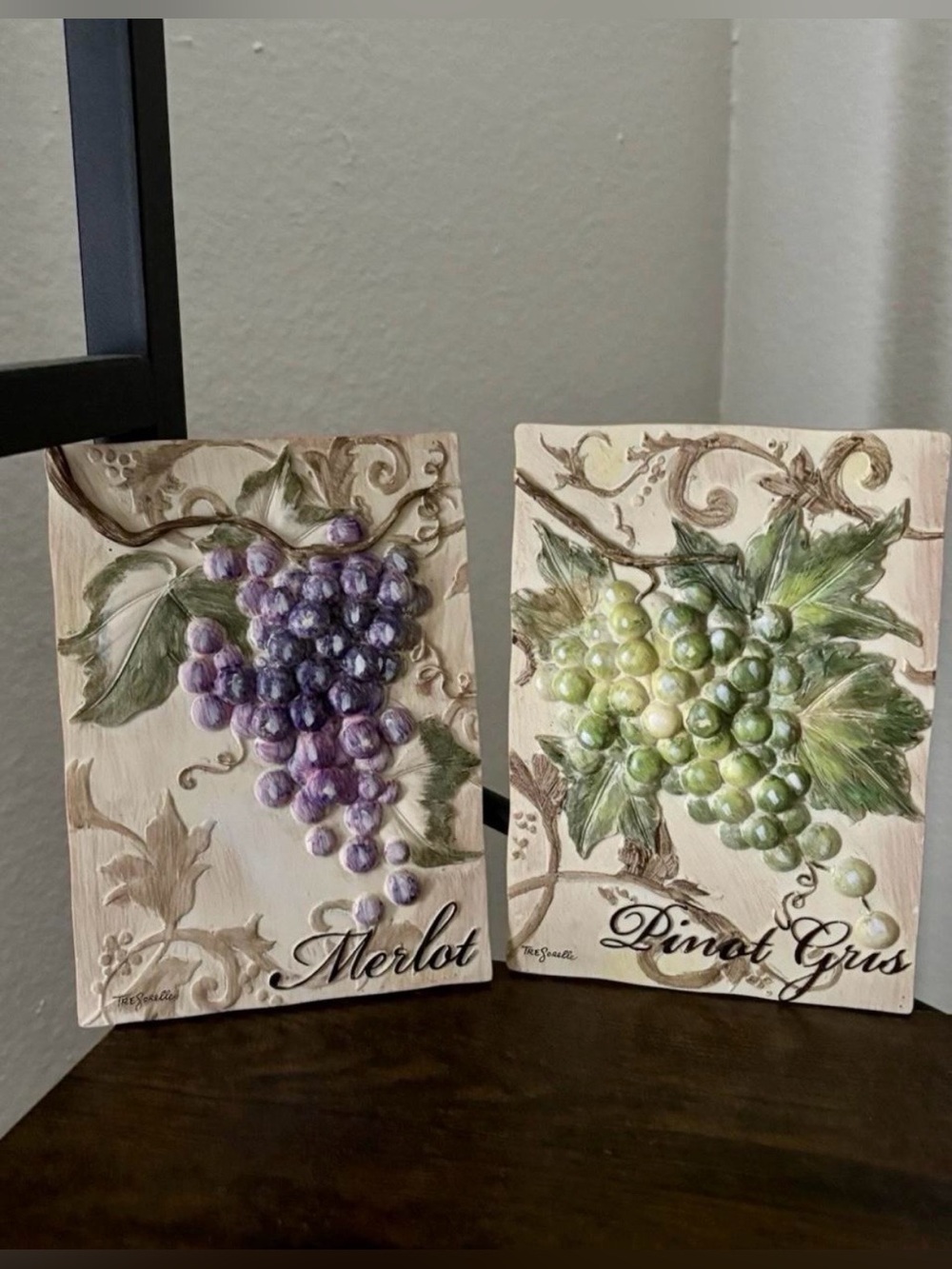 Merlot & Pinot Gris Grapevine Wall Art Set - Decorative Home Wall Decor